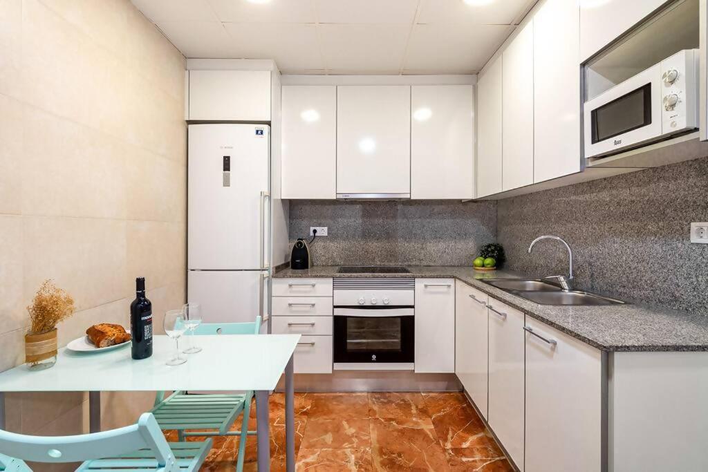 Park Guell Gaudi 2 Bedroom Apartment Barcelona Exterior foto